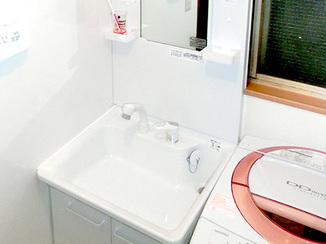 洗面リフォーム 日常生活での防水に配慮した洗面室