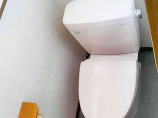 トイレリフォーム クッションフロアで掃除も楽々！シンプルな機能のトイレ