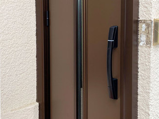 エクステリアリフォーム 軽くて開け閉めしやすい断熱玄関ドア