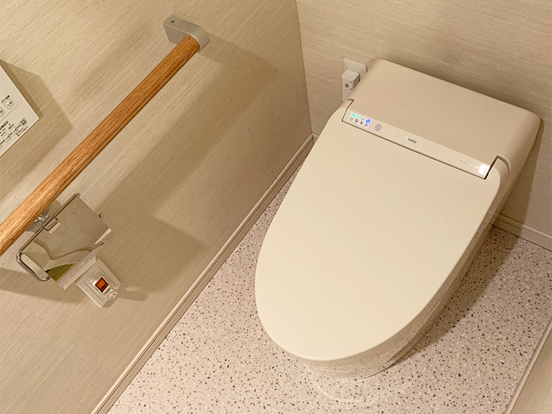 世田谷区のトイレリフォーム事例 アイボリーでまとめた落ち着くトイレ空間
