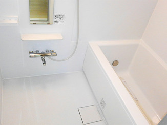 バスルームリフォーム きれいで使いやすくした賃貸物件の浴室